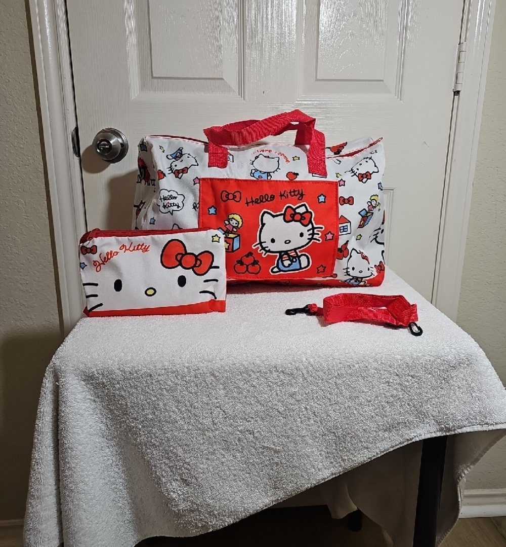 New Sanrio Genuine 2 Pcs Hello Kitty Foldable Duffle Bag and Pouch - Picture 3 of 13